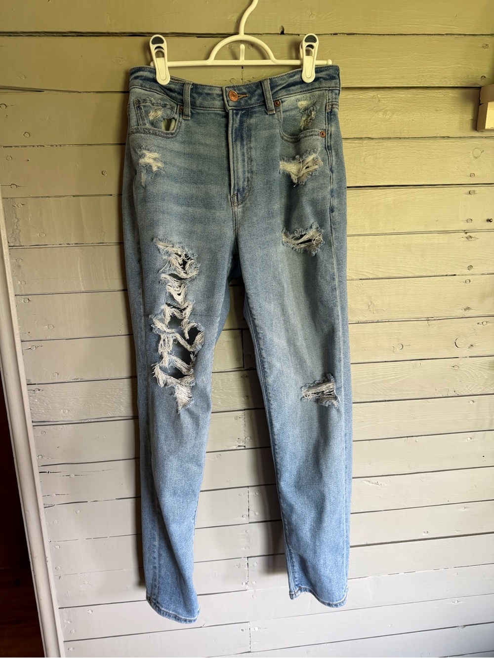 American eagle mom jeans